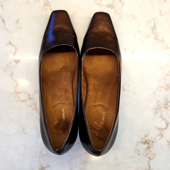A2 Aerosoles Brown Metallic 2 inch pumps, Vegan - Picture 1 of 5